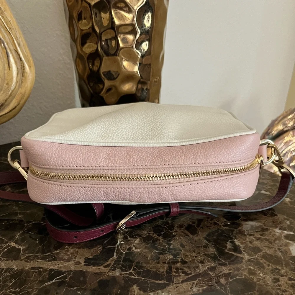 Golden Goose Star Made in Italy Soft-Grain Leather Crossbody Bag. - Picture 5 of 10
